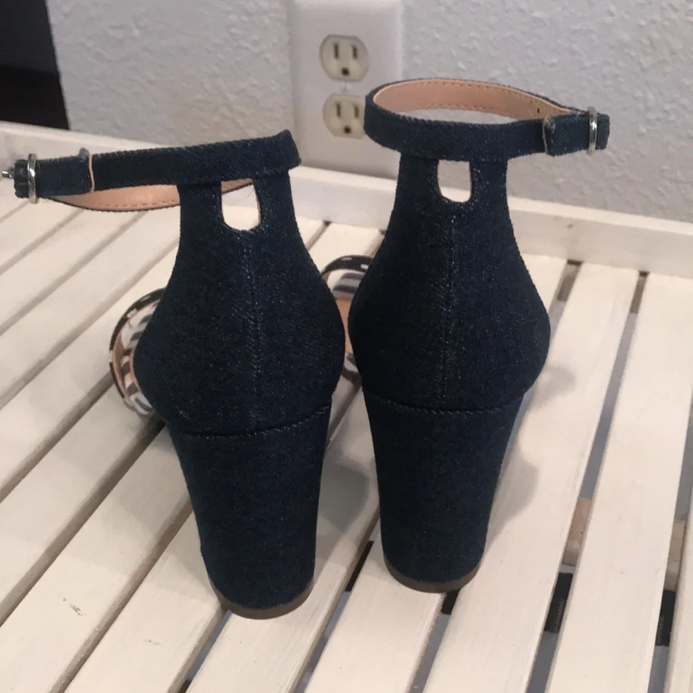 Kelly & Katie brand size 6M buckle closure block heel sandals- brand new